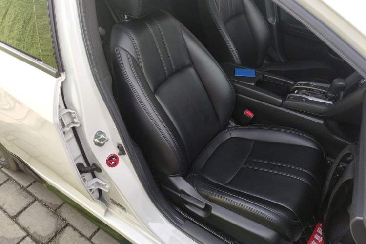 Used Honda Civic 2021 HATCHBACK 220TURBO CVT New Trendsetter Right Front Seat