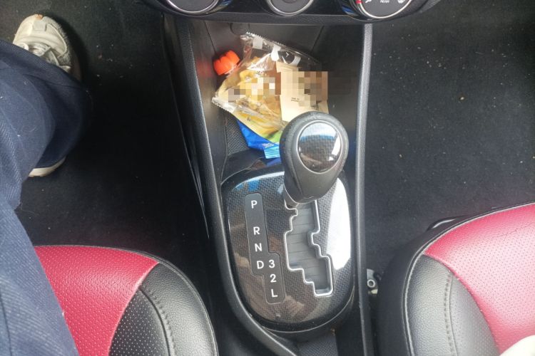 Used Kia K2 2015 Hatchback 1.4L AT GLS Cool Edition
