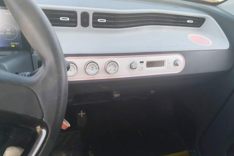 Used Wuling Hongguang MINIEV 2021 Macaron Fashion Edition Lithium-Ion Battery Audio And AC Panel