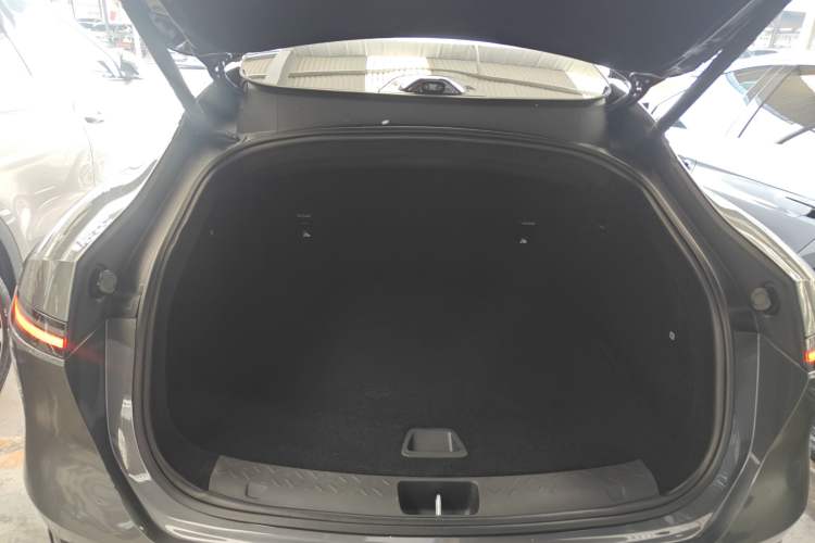 Used Avatr 06 2025 Ultra Pure Electric Edition Trunk