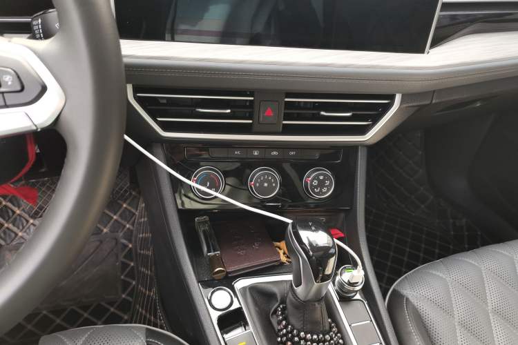 Used Volkswagen Sagitar 2023 300TSI DSG Excellence Edition Audio And AC Panel