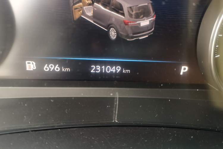 Used Buick GL8 2022 Land Business Class 652T Luxury Model Odometer Close Up