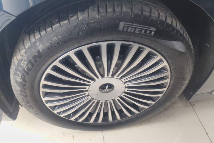 Used VOYAH Dream 2025 PHEV Four-Wheel-Drive Flagship Kunpeng Edition