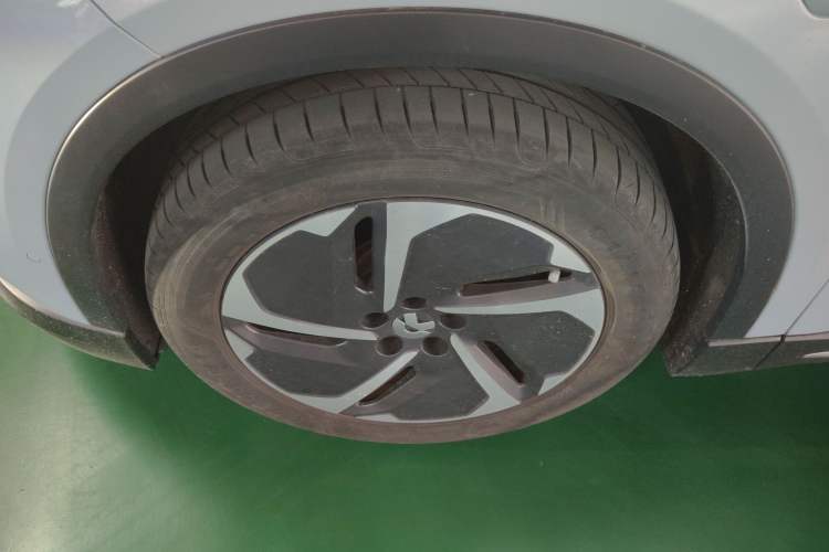 Used Nio ES6 2024 75 kWh Left Front Wheel Hub