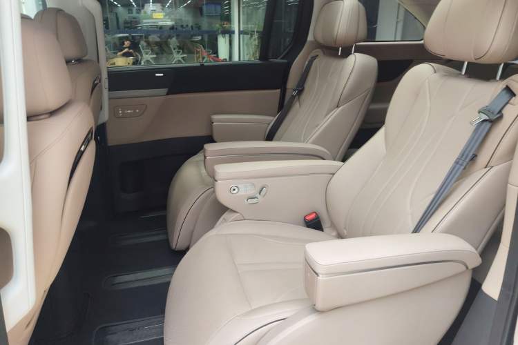 Used XPeng X9 2024 702 Ultra-Long Range Max
