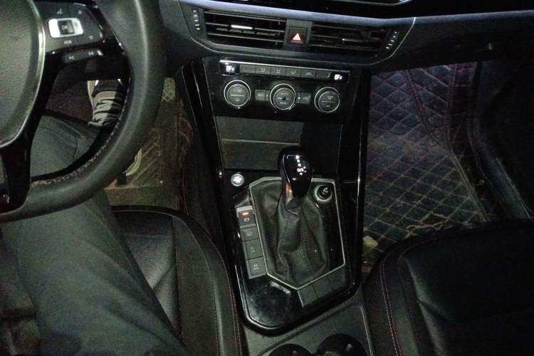 Used Volkswagen Tayron 2019 330TSI Two-Wheel Drive Luxury Model China VI Standard