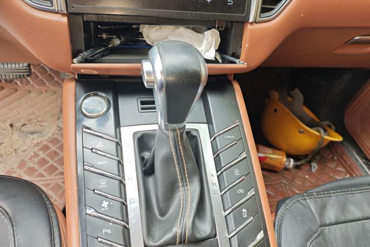 Used Zotye SR9 2017 2.0T Automatic Ultimate Edition
