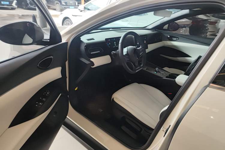 Used BYD Seal 06 New Energy 2024 DM-i 80KM Luxury Model Driver Seat