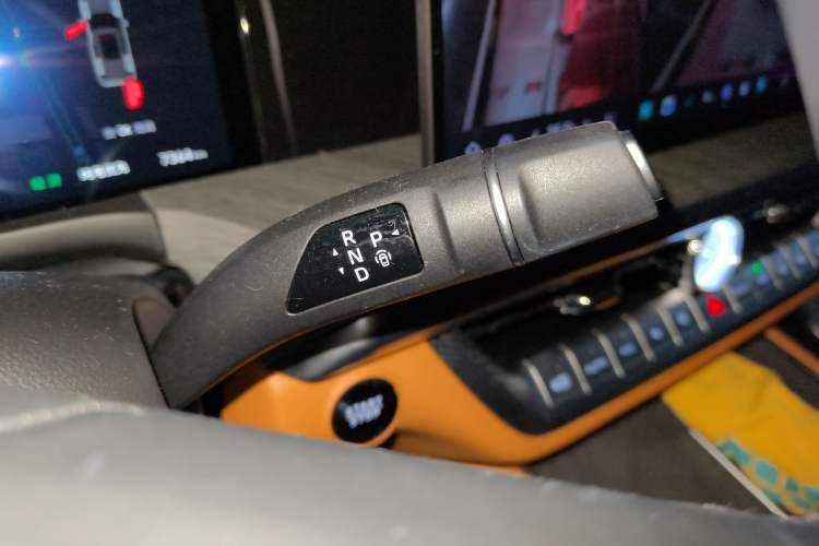 Used Tank 500 New Energy 2026 Model—Hi4-Z Smart Enjoyment Version Gear Lever