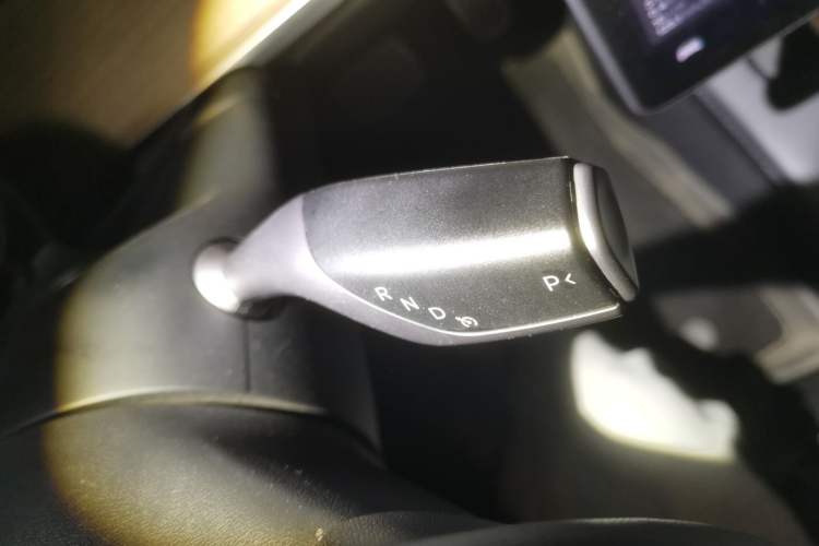 Used Tesla Model Y 2021 Standard Range Rear-Wheel Drive Version Gear Lever