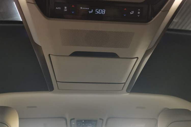 Used Toyota Alphard 2024 Dual-Engine 2.5L Deluxe Edition
