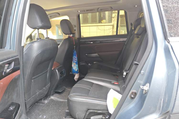 Used GAC Trumpchi GS8 2017 320T Two-Wheel Drive Luxury Smart Connectivity Version (7 Seats)