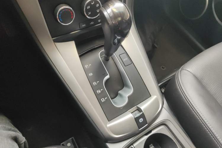 Used Chevrolet Captiva 2014 2.4L Two-Wheel Drive Urban Version 7 Seats Gear Lever