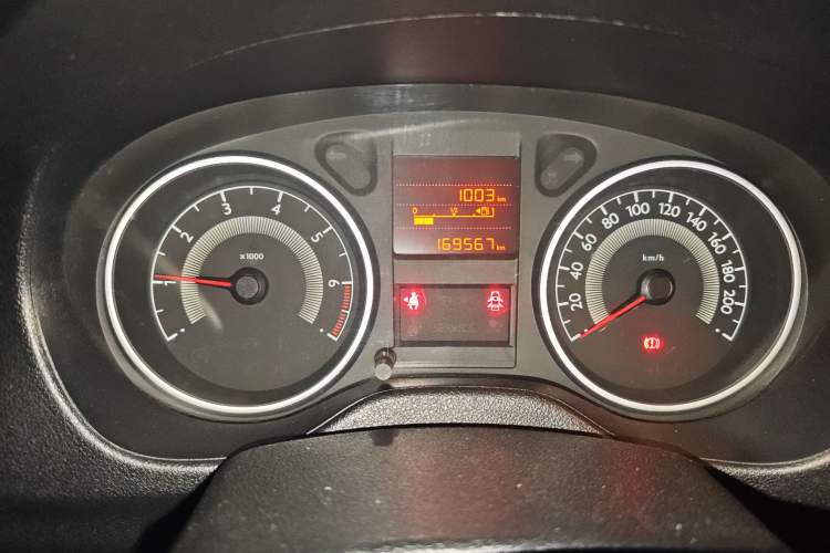 Used Peugeot 301 2014 1.6L Manual Luxury Edition Odometer Close Up