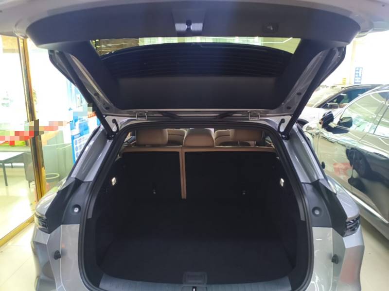 Used Li Auto i6 2025 Model Two-Wheel-Drive Standard Type — 18