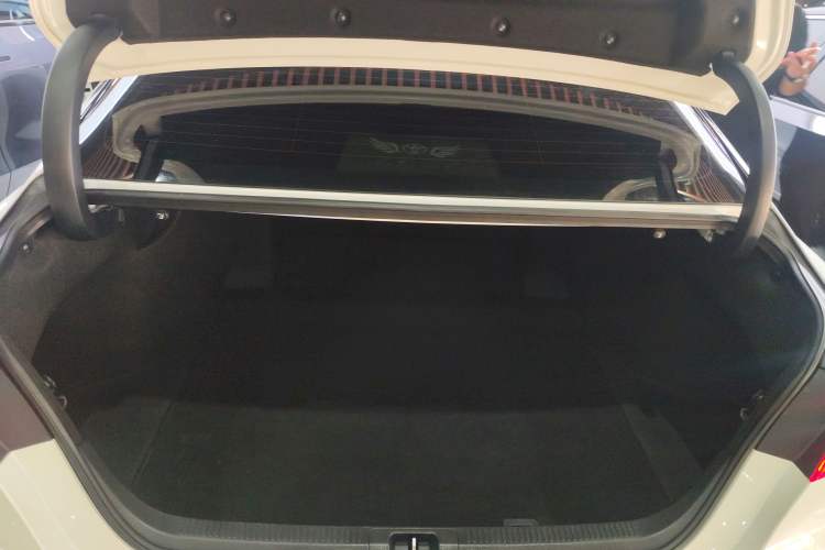 Used Toyota Camry 2021 2.0S FENGSHANG Edition Trunk