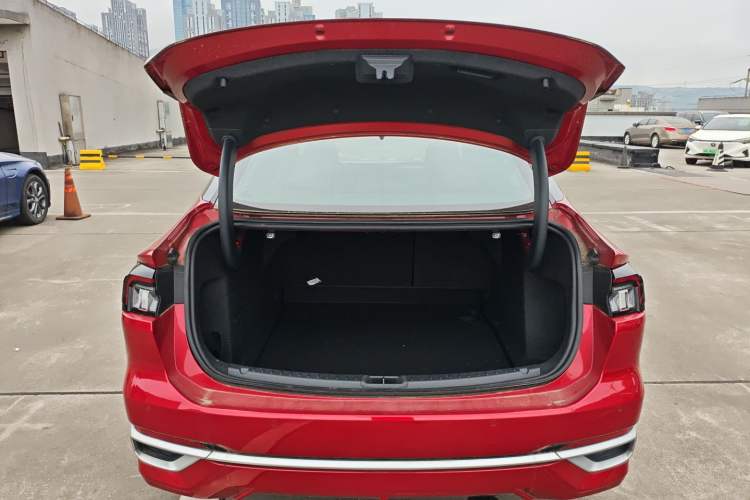 Used Ford Mondeo 2025 2.0T EcoBoost Ultimate Edition Trunk