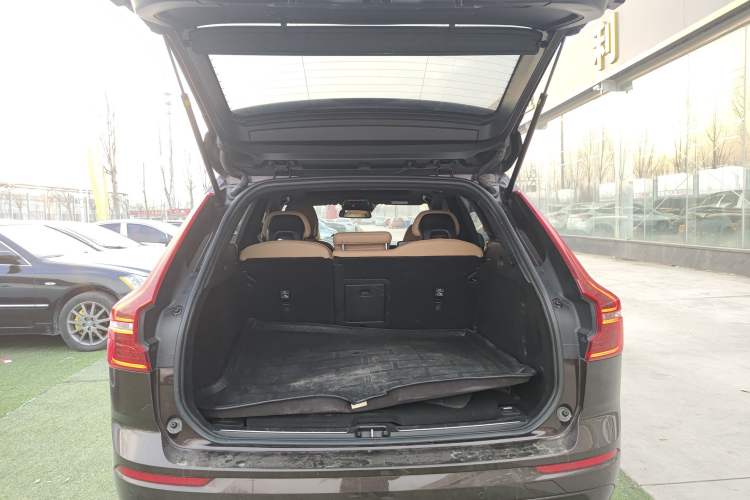 Used Volvo XC60 2019 T5 4x4 Smart Edition China V Standard