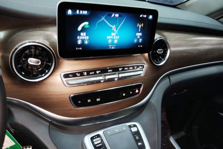 Used Mercedes-Benz V-Class 2020 V 260 L Long-wheelbase Luxury Edition Audio And AC Panel