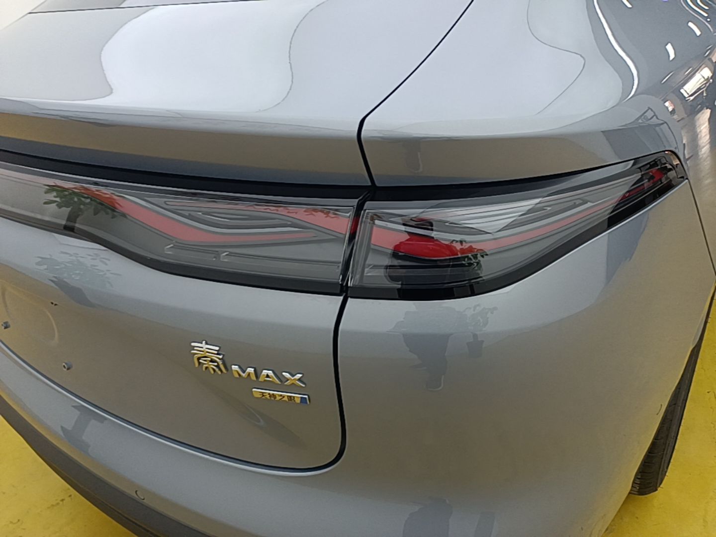 BYD Qin MAX 2026 Model DM-i 230KM Superior Edition — снимка 9