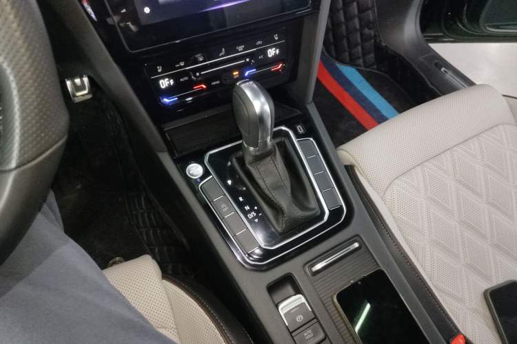 Used Volkswagen Magotan 2023 2 Million Units Commemorative Edition 330TSI DSG Luxury Version