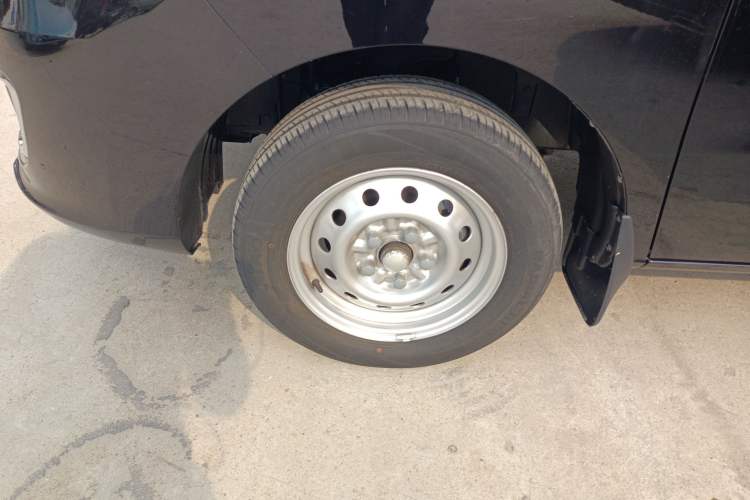 Used JAC Refine M3 2025 1.8L Manual Classic Edition 5 Seats
