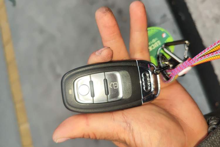 Used Audi A4 2014 40 TFSI allroad quattro plus version Vehicle Key