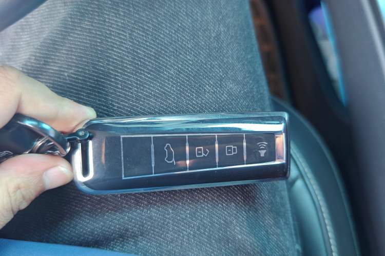 Used Wey VV6 2018 2.0T Four-Wheel Drive Flagship Version China V Standard
