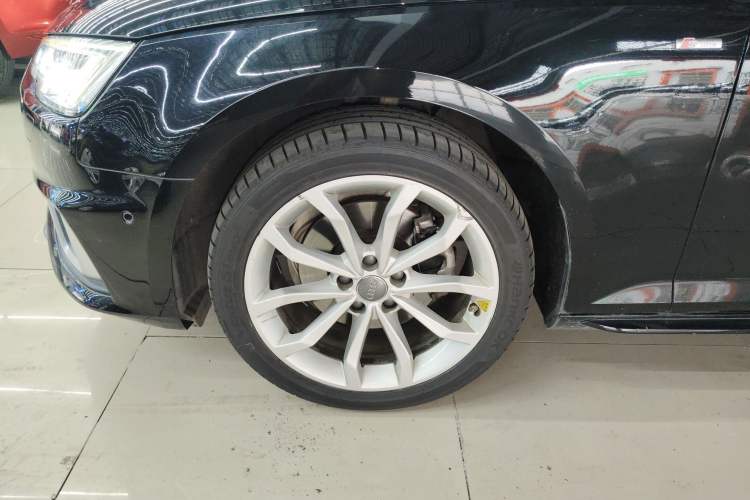 Used Audi A4L 2019 40 TFSI Fashion Edition China VI Emission Standard
