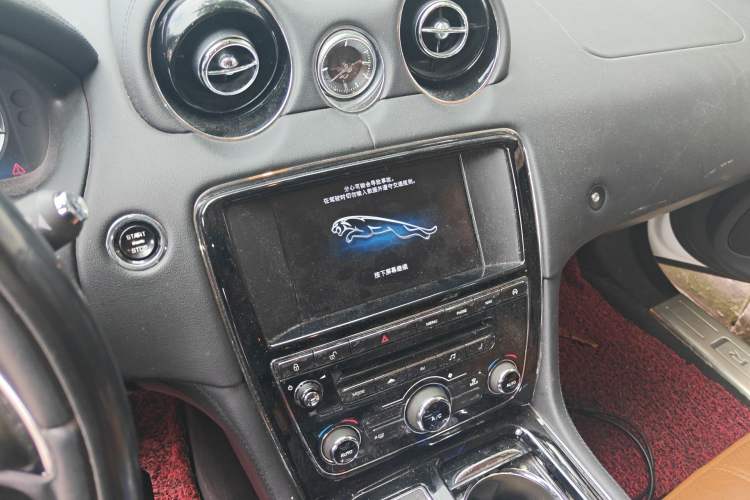 Used Jaguar XJ 2014 XJL 3.0 SC Two-Wheel-Drive Panoramic Business Edition Audio And AC Panel