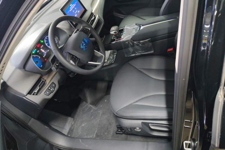 Used Hongqi E-QM5 2023 Revised Version Basic Travel Edition Left Front Seat