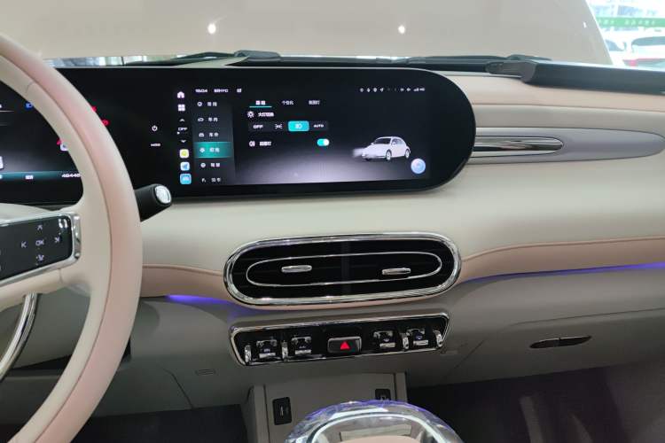 Used ORA Ballet Cat 2022 401 km Nutcracker Edition