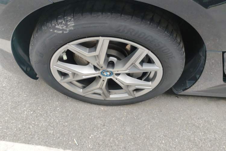 Used BMW i3 2022 eDrive 35 L Left Front Wheel Hub