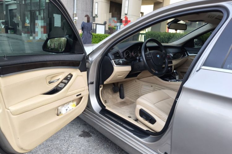 Used BMW 5 Series 2013 525Li Leading Model
