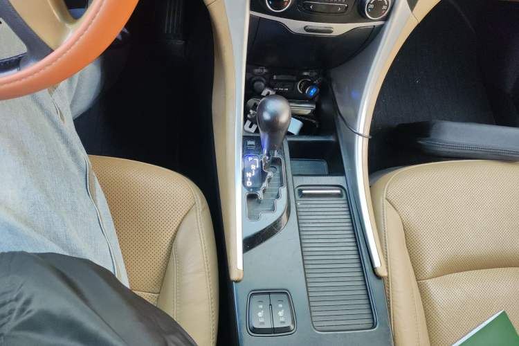 Used Hyundai Sonata 2013 2.0L Automatic Luxury Edition
