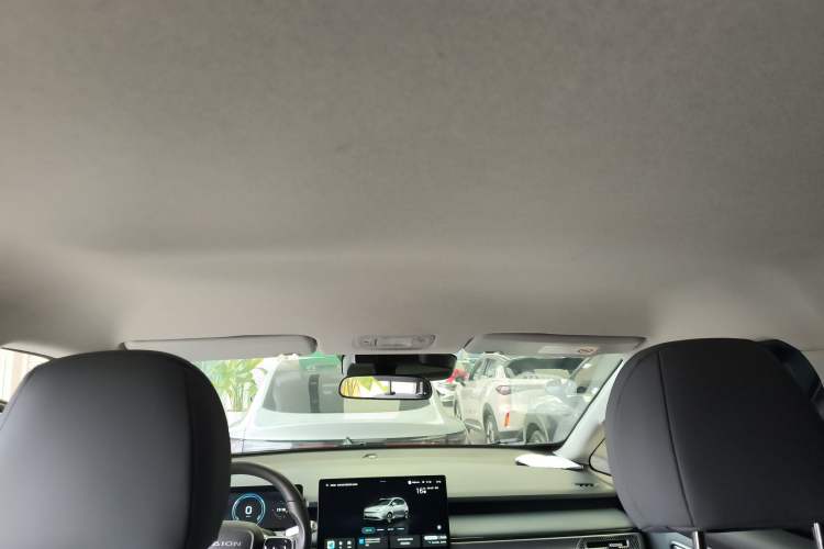 Used AION Y 2023 Younger