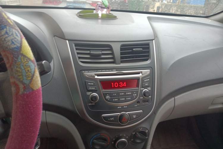 Used Hyundai Verna (older generation) 2014 1.4L Manual Smart GLS Trim
