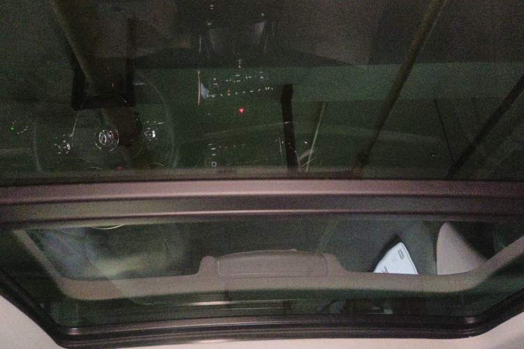 Used Volkswagen Passat 2019 330TSI Elite Edition China VI Headliner