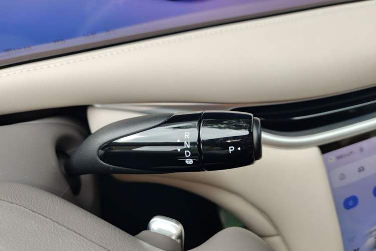 Used IM L6 2024 Max Long-Range Version Gear Lever