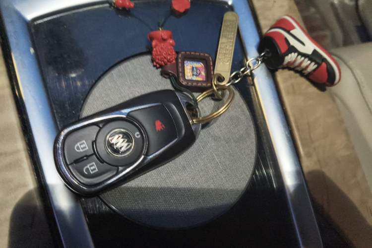 Used Buick GL8 2017 ES 28T Comfort Model China V Standard
