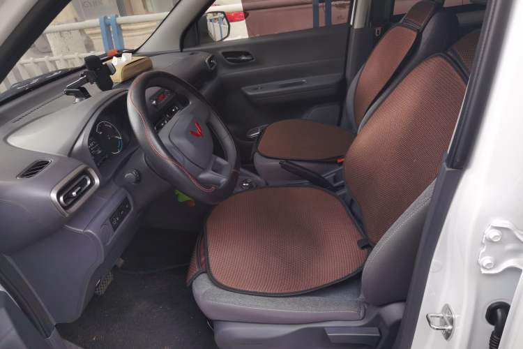 Used Wuling Hongguang New Energy 2024 All-Electric Model 300KM Practical Version Left Front Seat