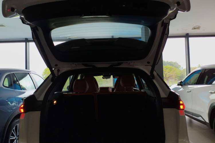 Used Geely Galaxy L7 2025 EM-i 115km Exploration+ Edition Trunk