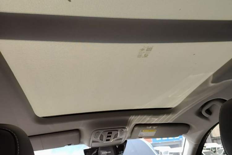 Used Roewe RX5 2023 PLUS 330TGI Automatic Trendsetting Smart Edition
