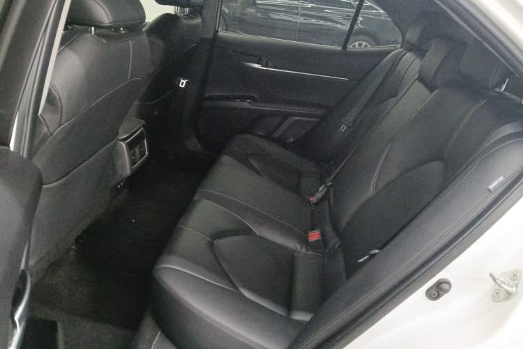 Used Toyota Camry 2021 2.0G Luxury Edition
