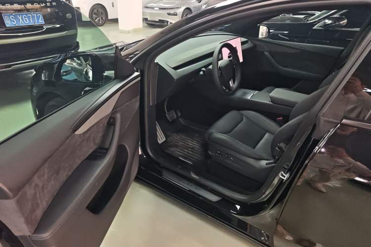 Used Tesla Model Y L 2025 Model Long-Range All-Wheel-Drive Version