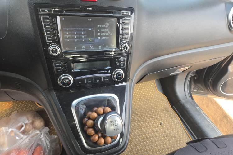 Used Haval H6 2015 Upgraded Model 1.5T Manual Two-Wheel Drive Elite Version