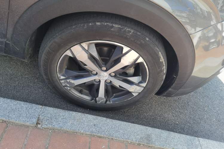 Used Peugeot 4008 2017 350THP Elite Edition Right Front Wheel Hub