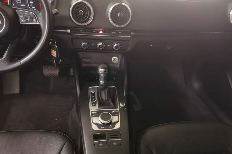 Used Audi A3 2017 Limousine 35 TFSI Fashion Model