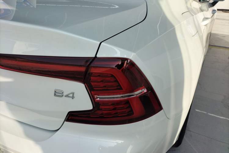 Used Volvo S60 2026 Model B4 Zhiyi Luxury Edition