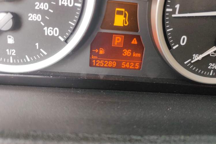 Used BMW X6 2013 xDrive35i Odometer Close Up